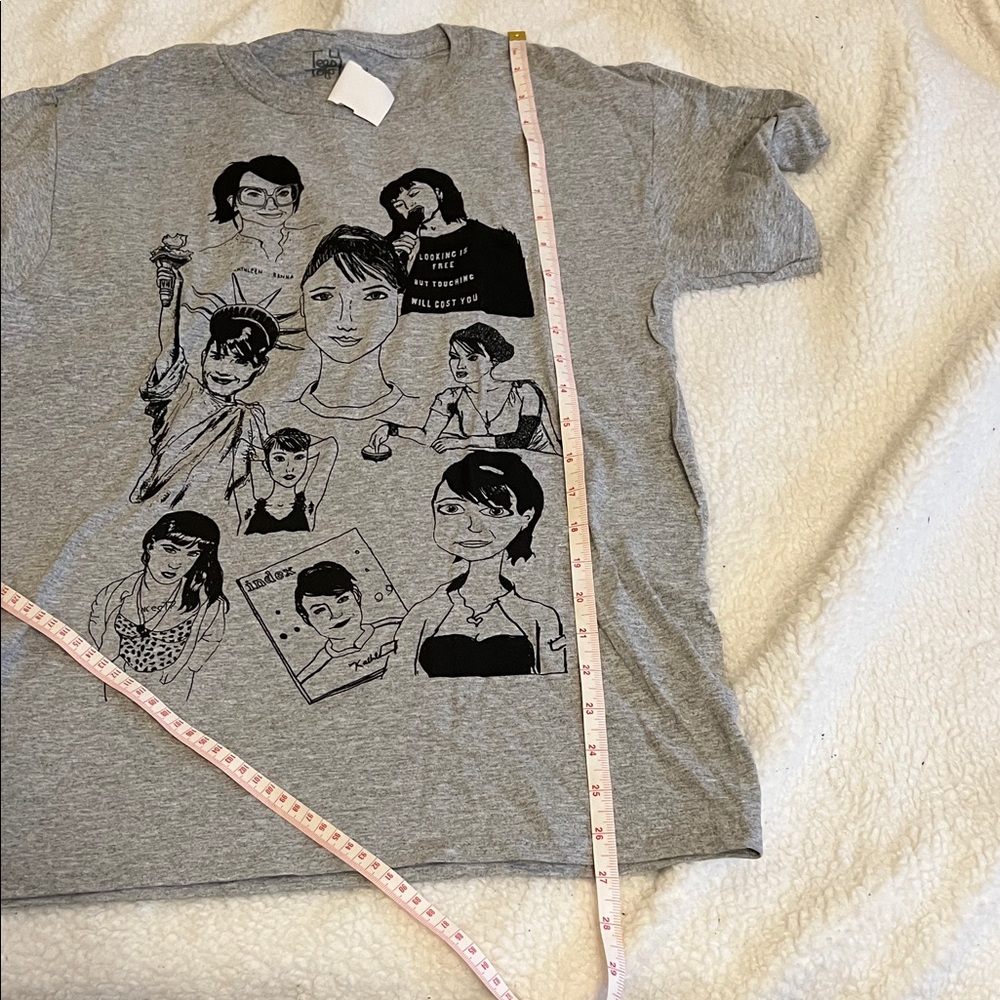 Kathleen Hanna Gray Graphic T-Shirt Unisex S - Proceeds for charity - Picture 2 of 8